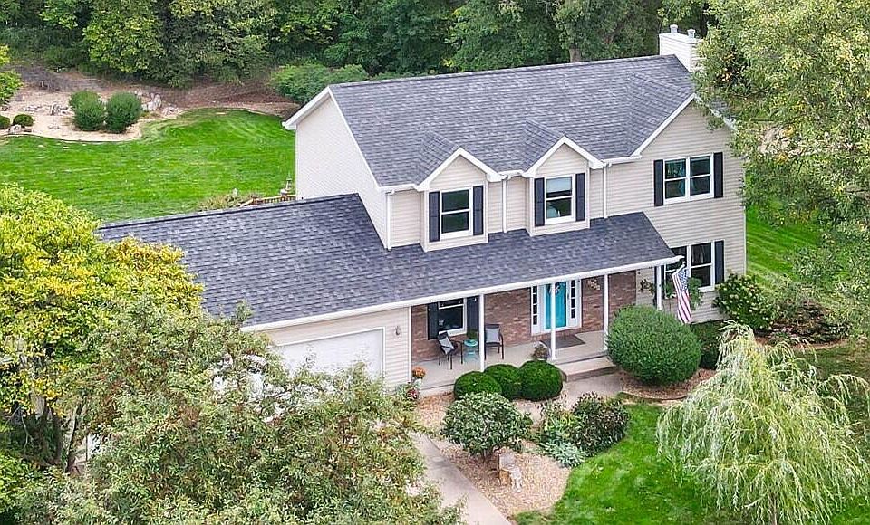 2688 Becky Thatcher Rd Muscatine, IA Property Details